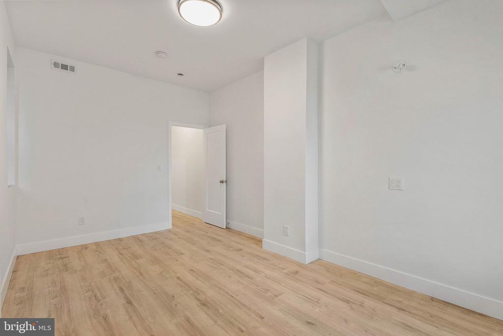 1326 POINT BREEZE AVENUE