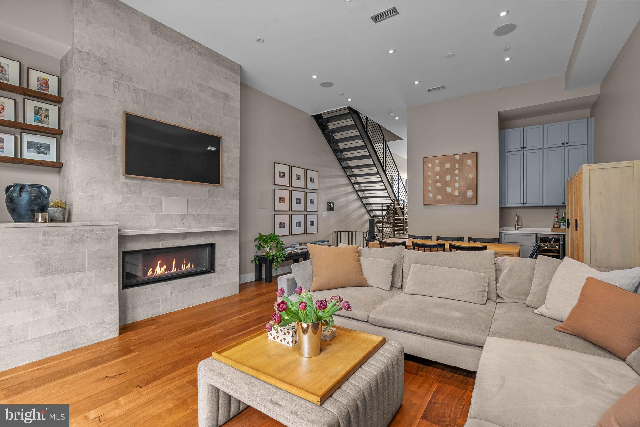 308 N 2ND STREET