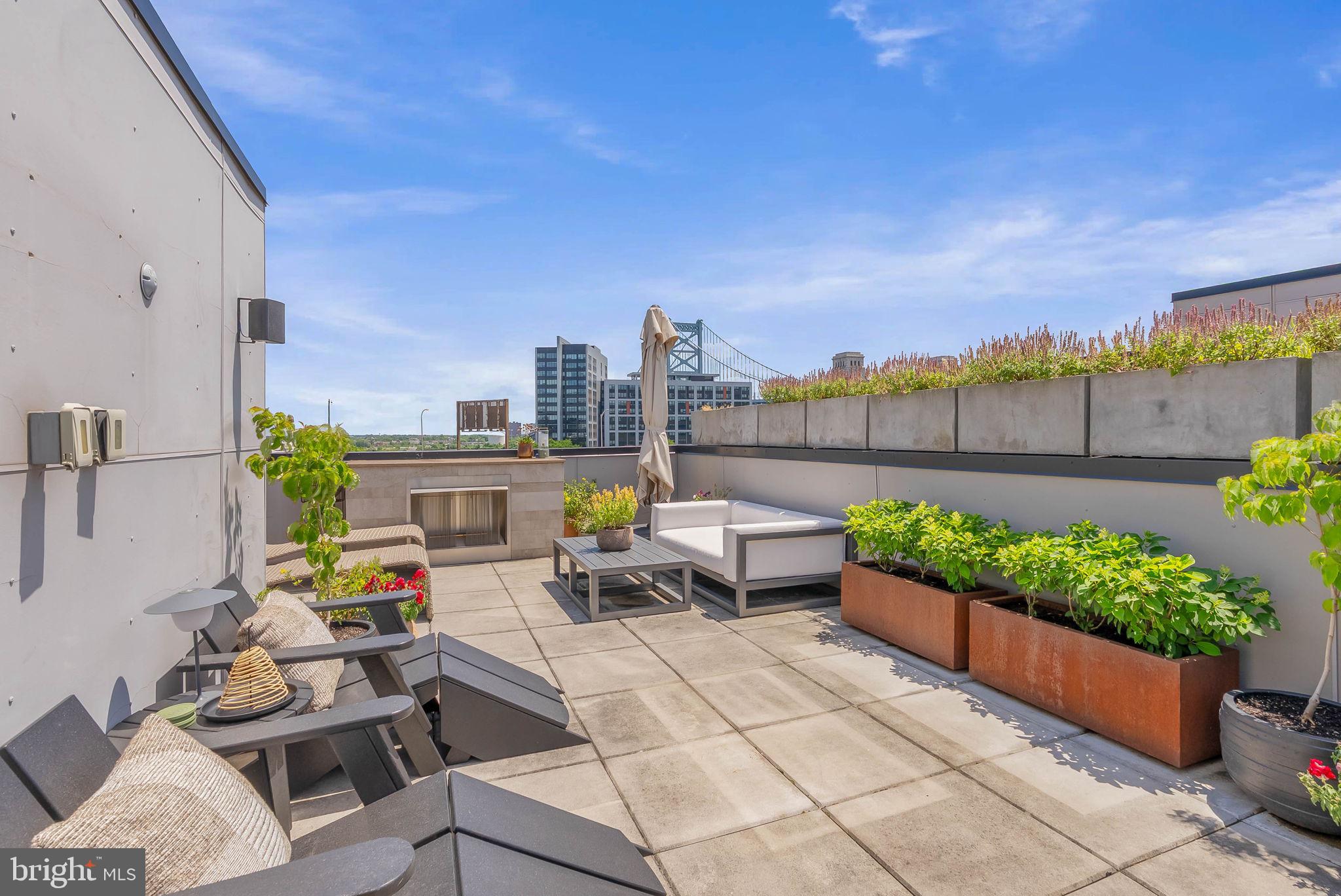 308 N 2ND STREET