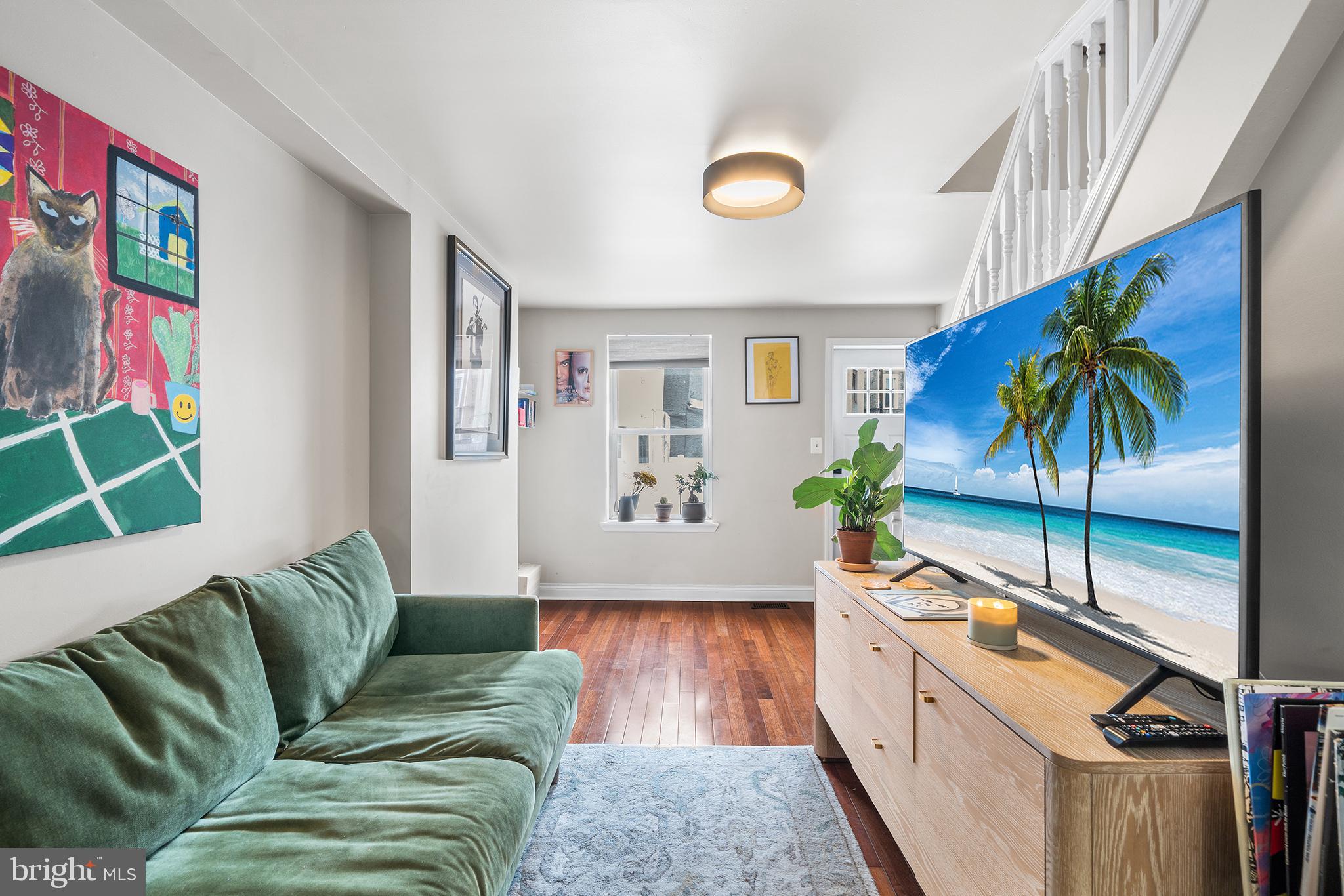 1567 E HEWSON STREET