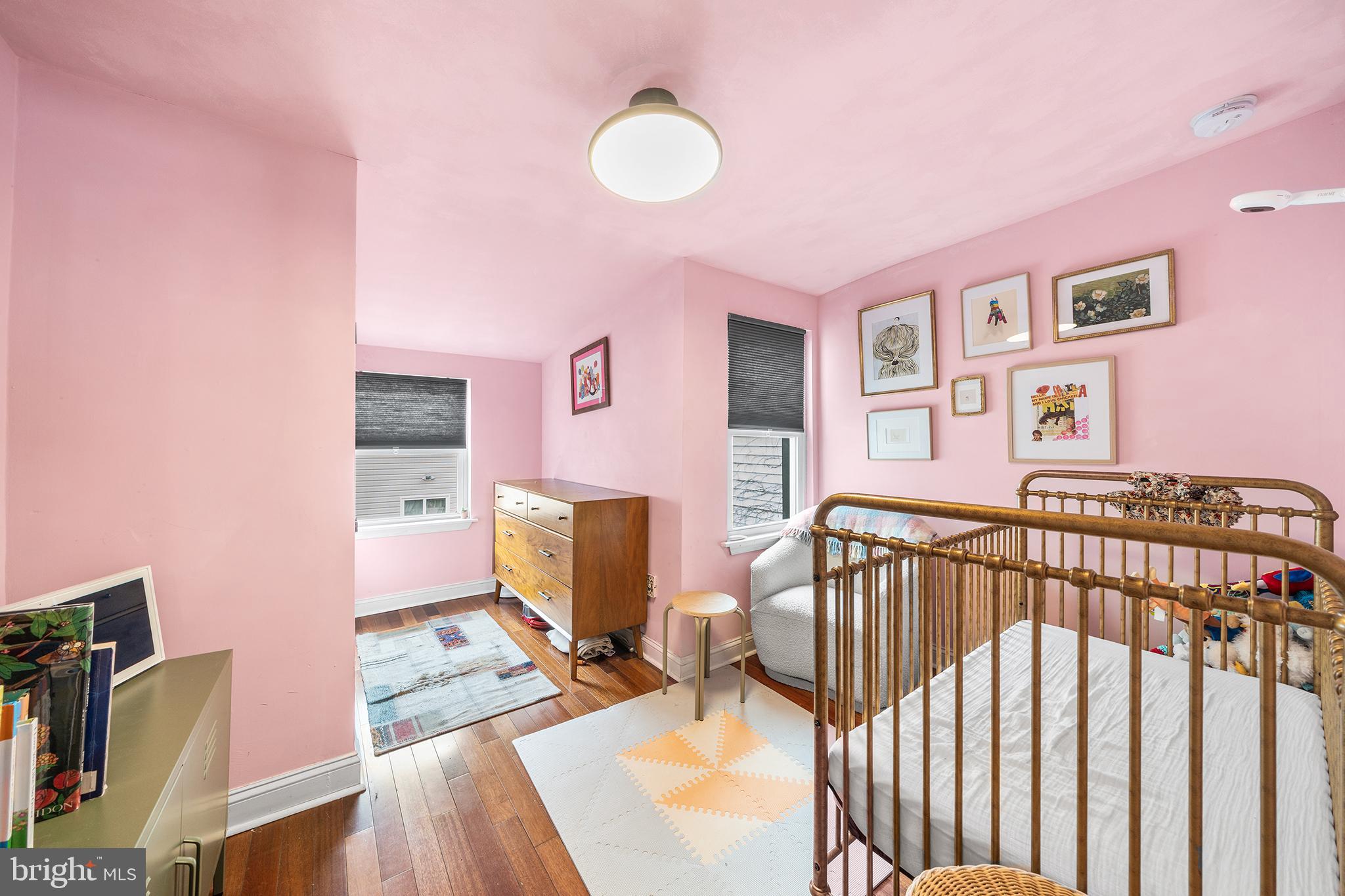 1567 E HEWSON STREET