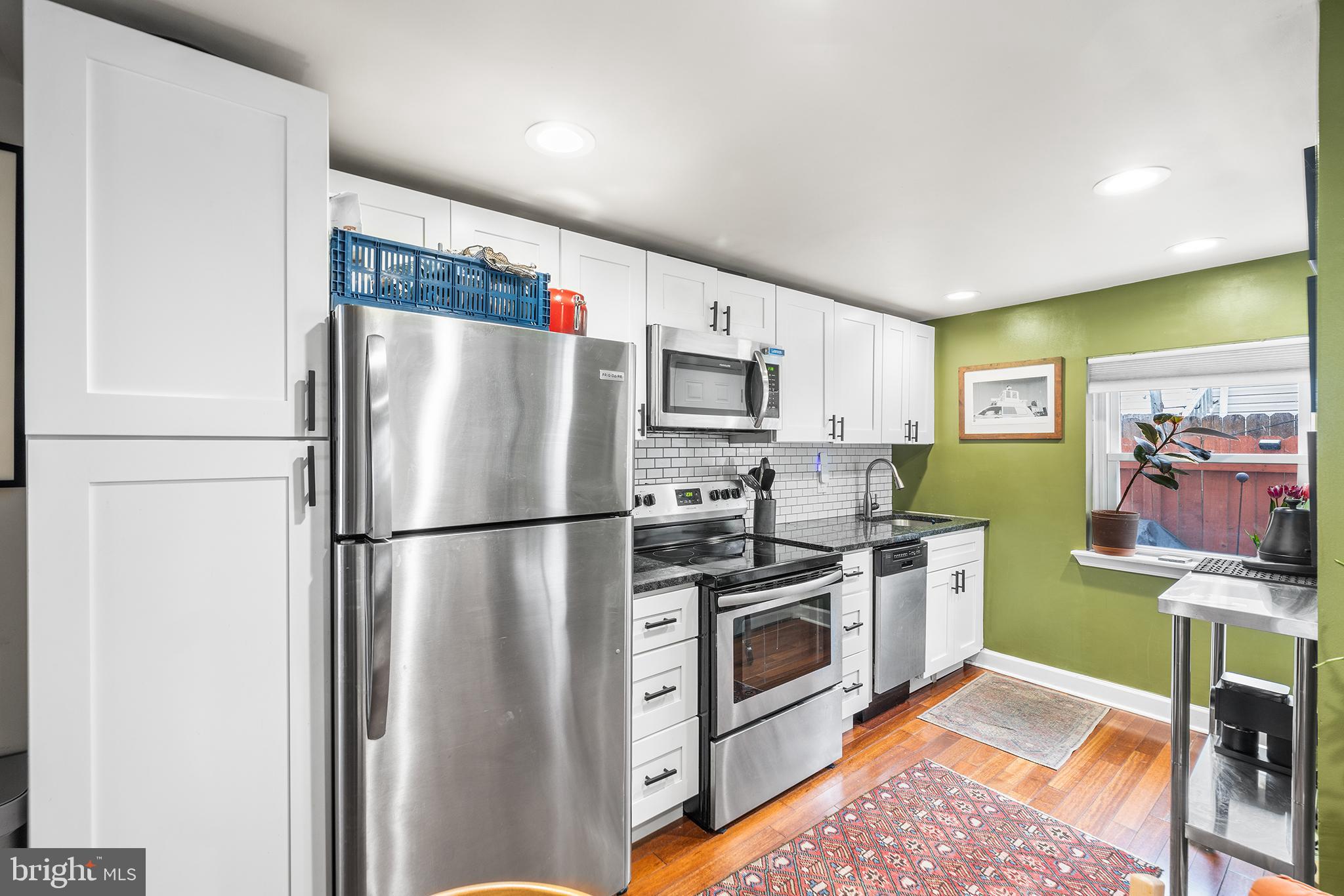 1567 E HEWSON STREET