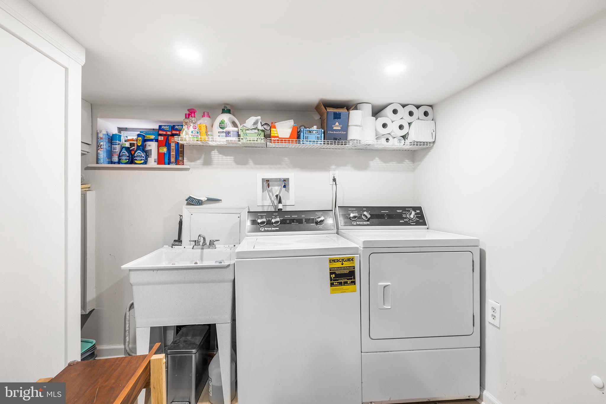 1567 E HEWSON STREET