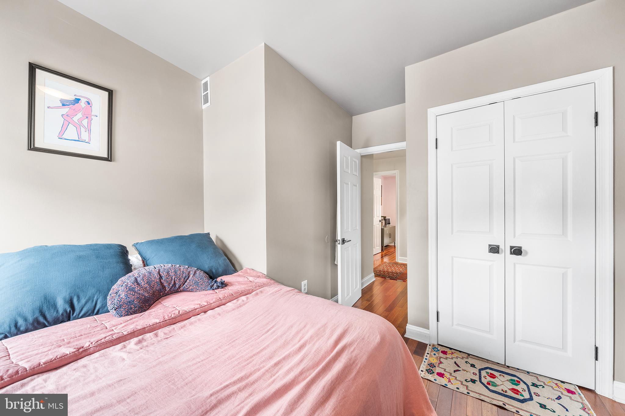 1567 E HEWSON STREET