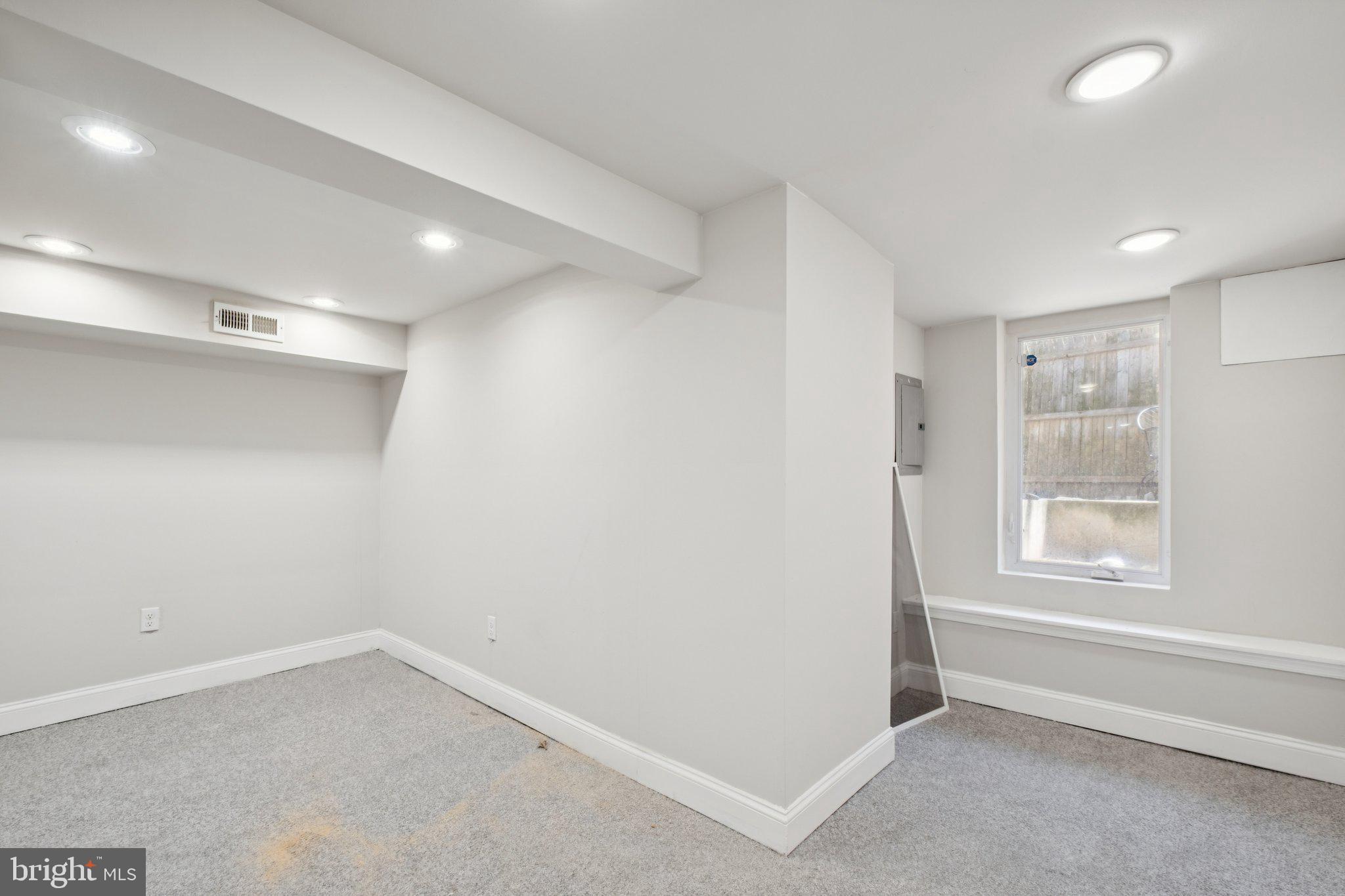 6508 SAYBROOK AVENUE