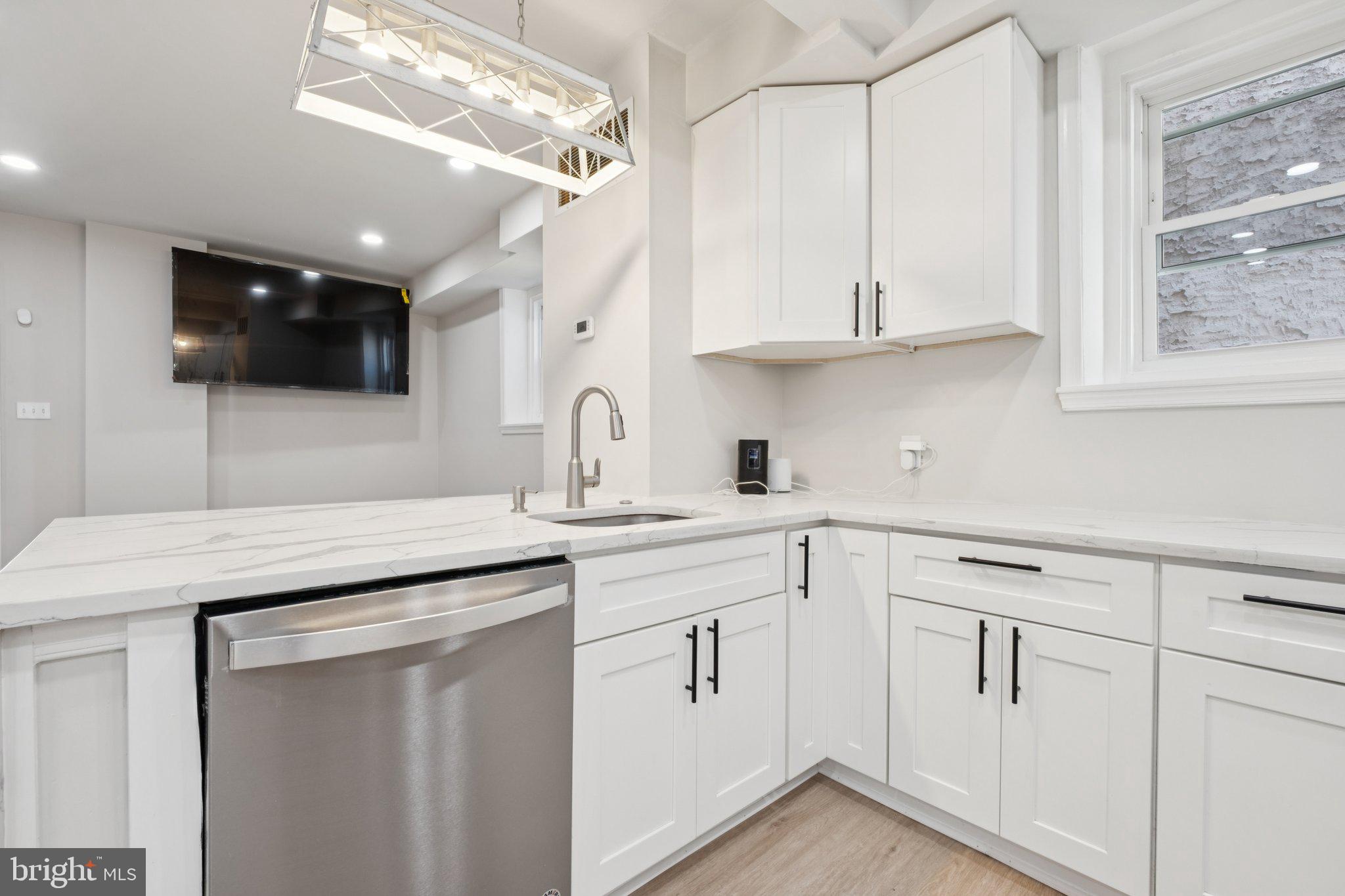 6508 SAYBROOK AVENUE