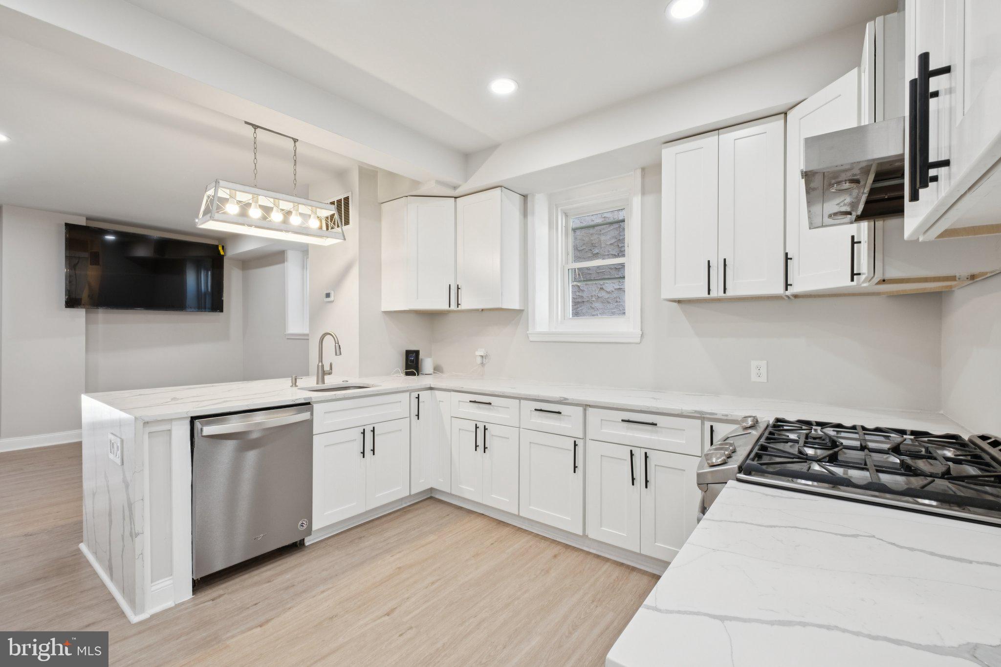 6508 SAYBROOK AVENUE