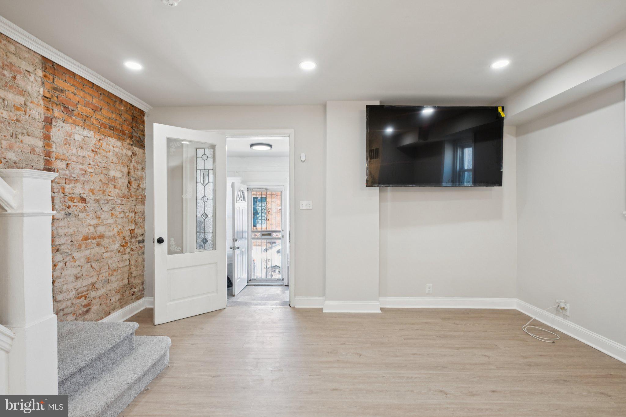 6508 SAYBROOK AVENUE