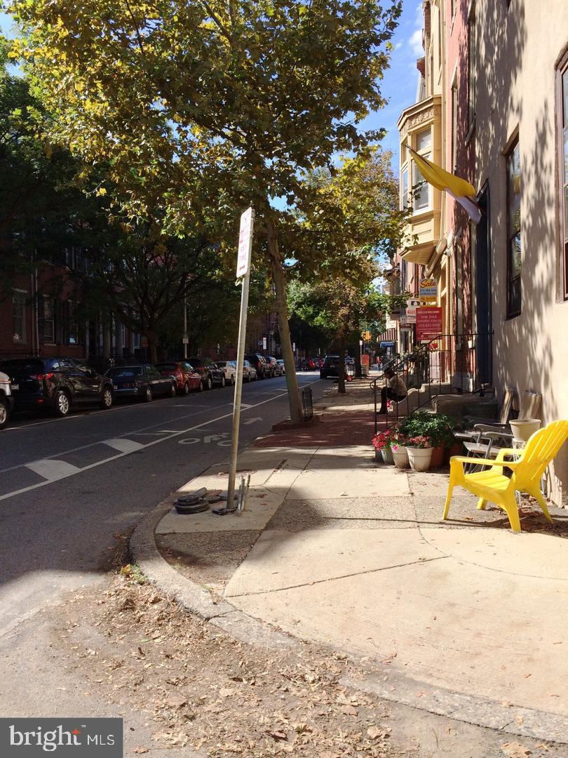 923 SPRUCE STREET 2R