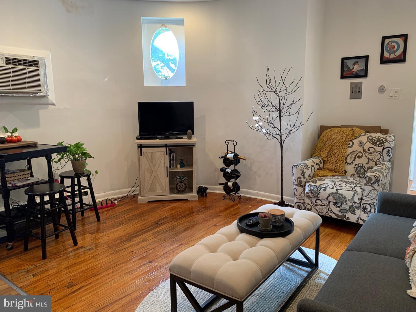 923 SPRUCE STREET 2R