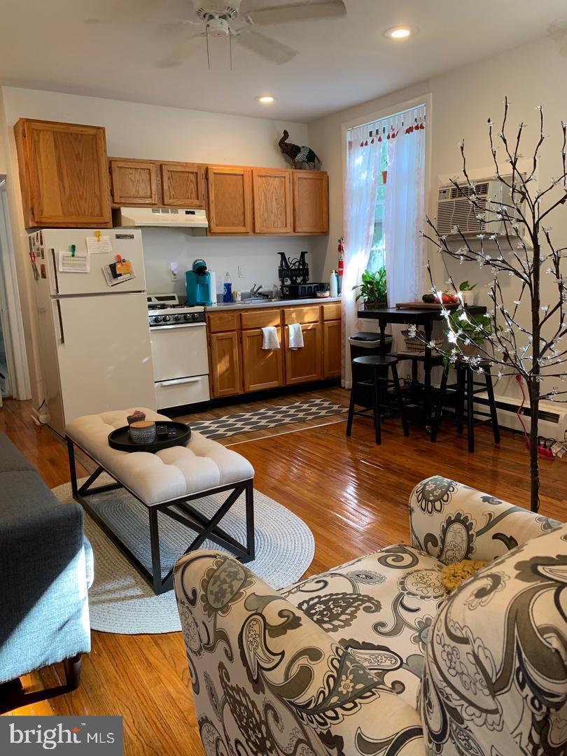 923 SPRUCE STREET 2R