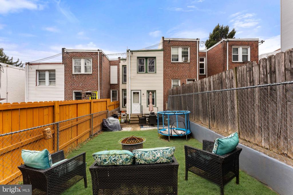 4823 TIBBEN STREET