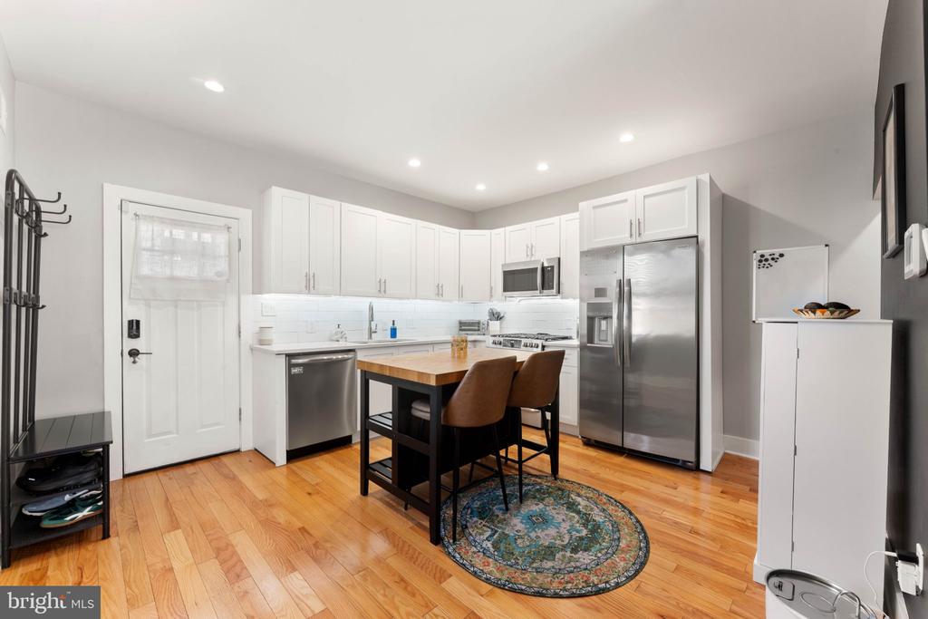 132 SHURS LANE