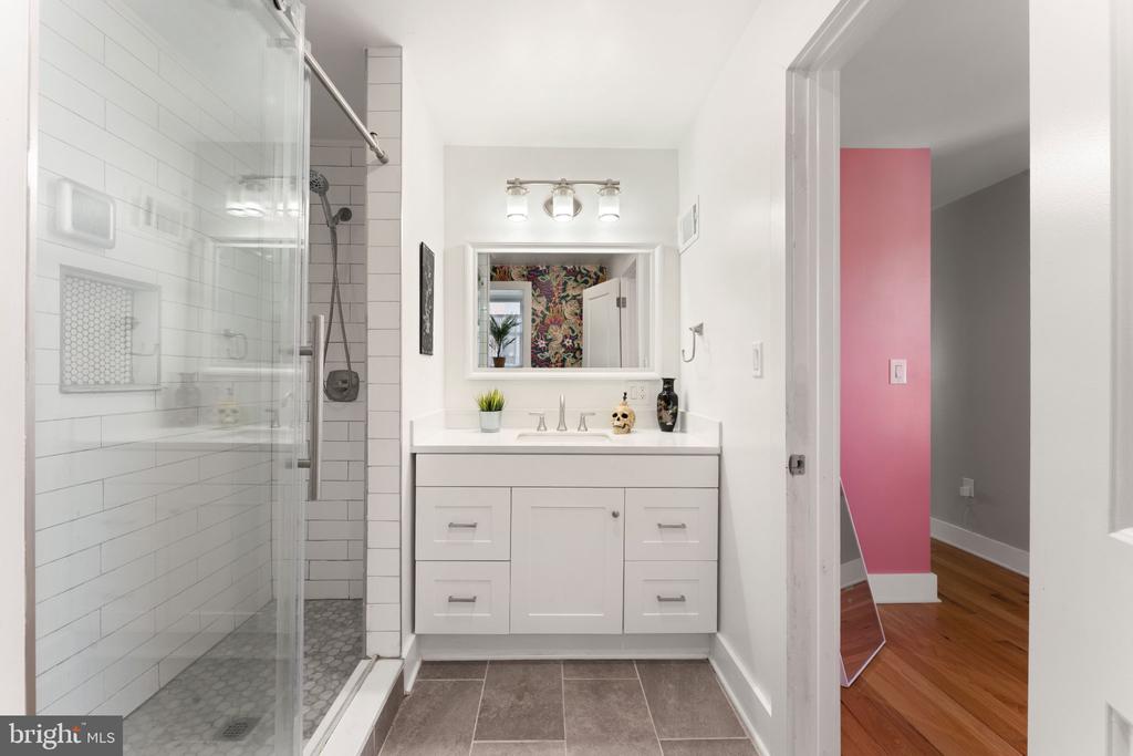 132 SHURS LANE