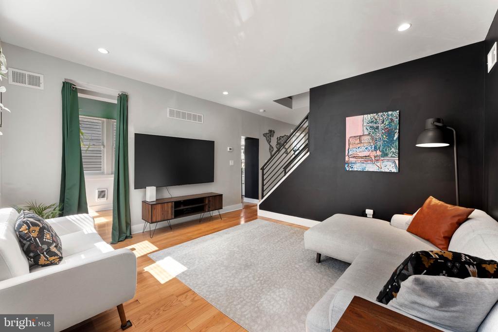 132 SHURS LANE