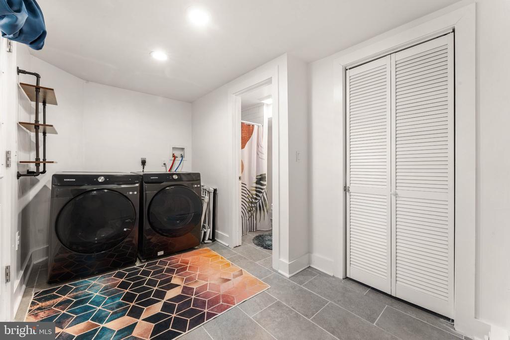 132 SHURS LANE