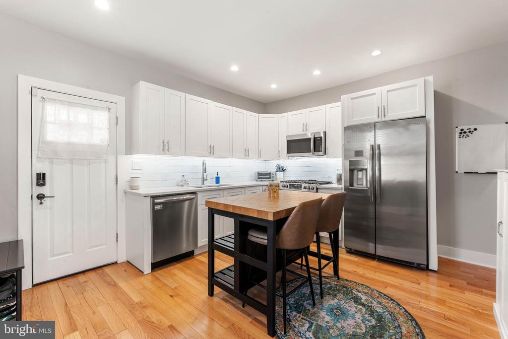 132 SHURS LANE