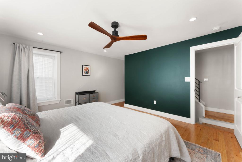 132 SHURS LANE