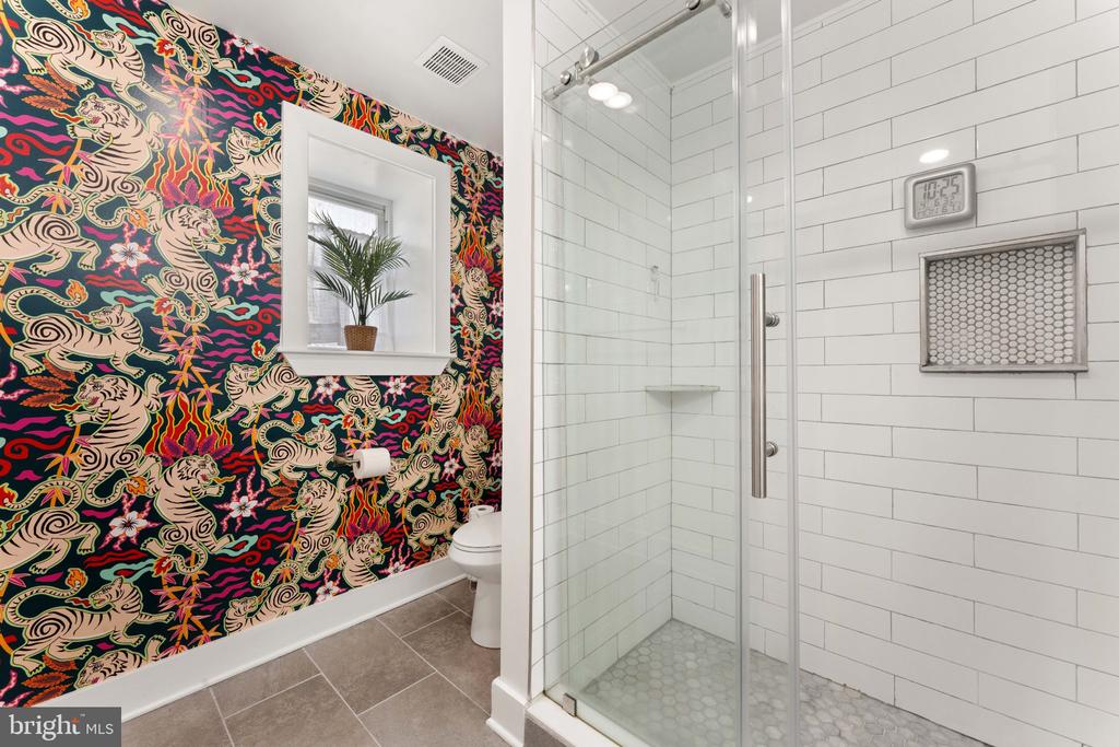132 SHURS LANE