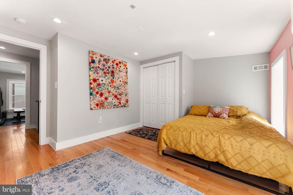 132 SHURS LANE