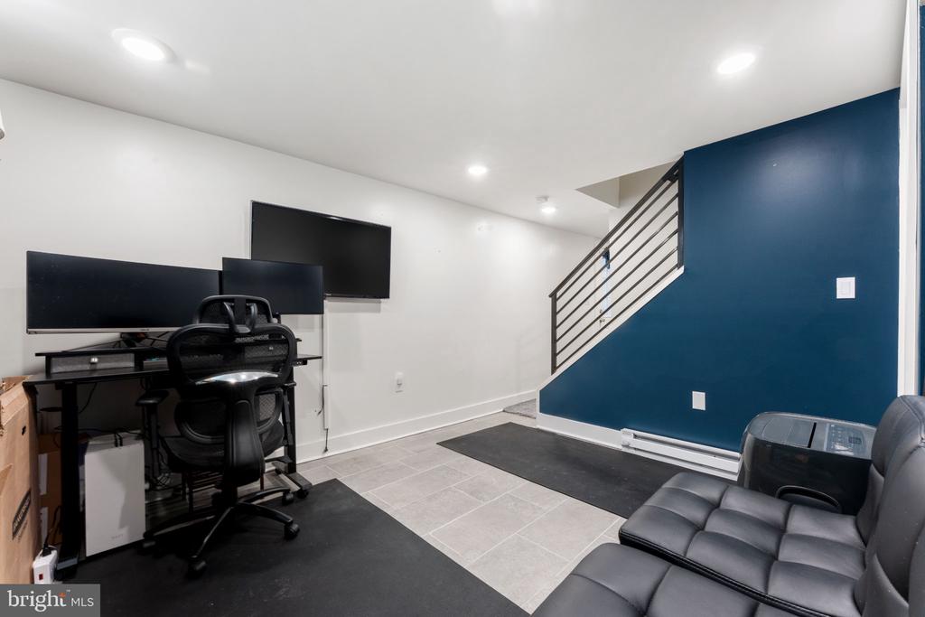 132 SHURS LANE