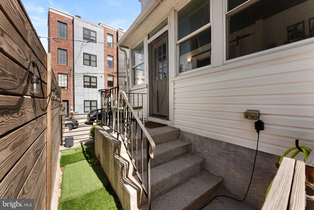 132 SHURS LANE