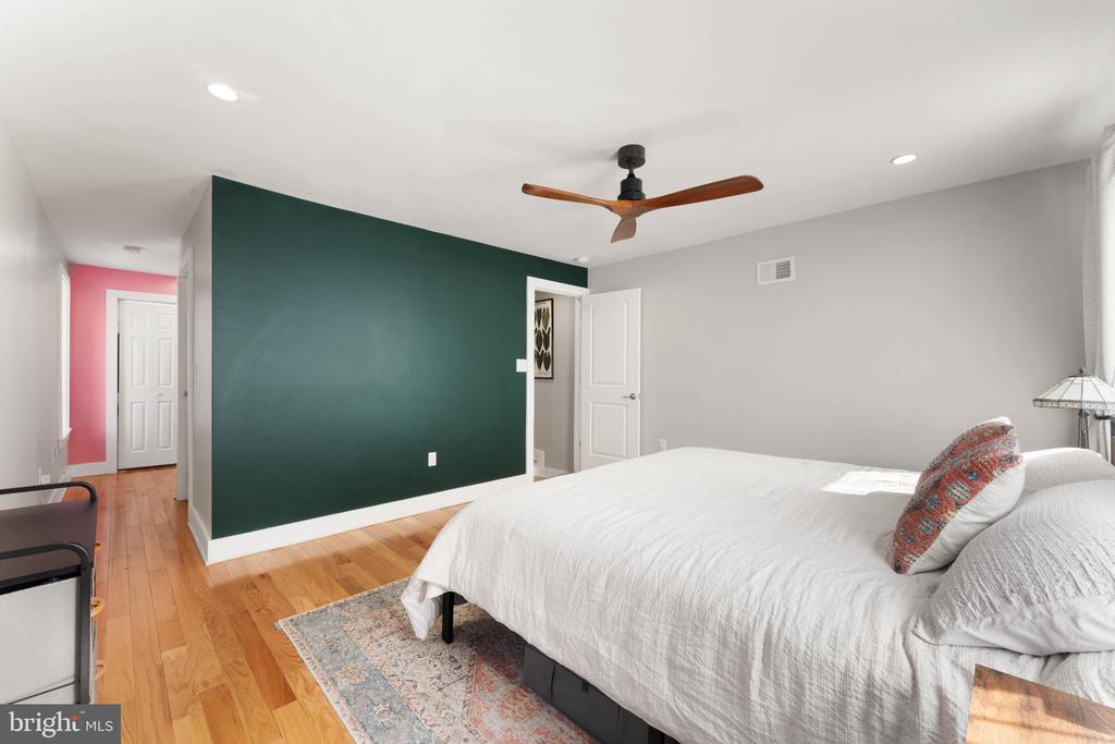 132 SHURS LANE