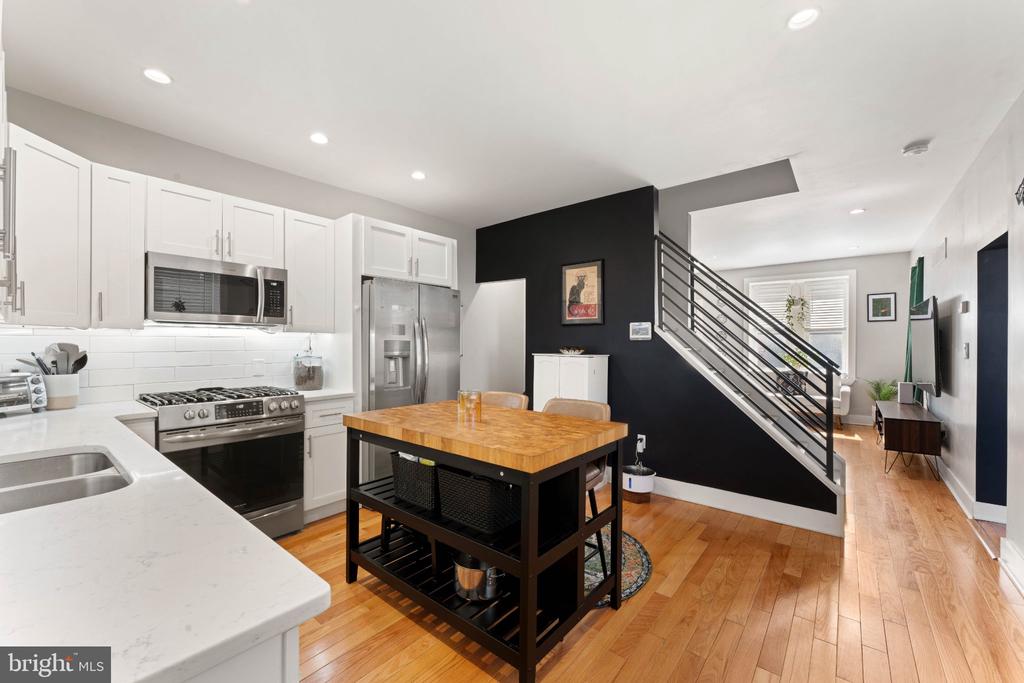 132 SHURS LANE