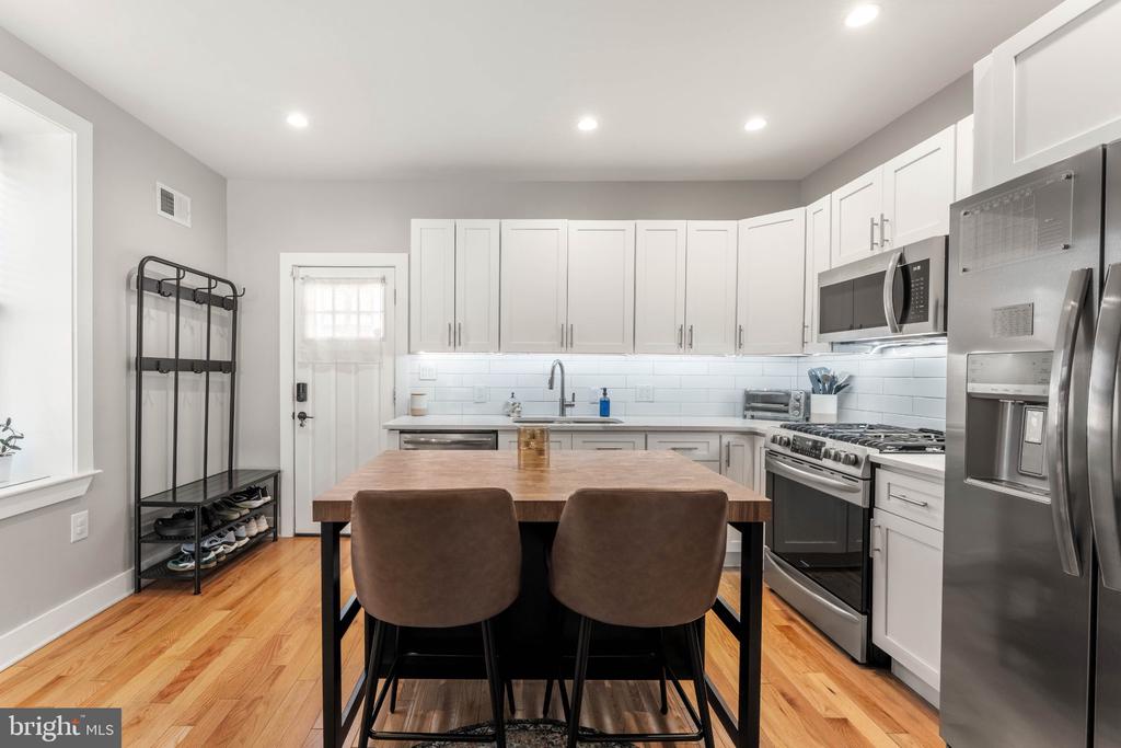 132 SHURS LANE