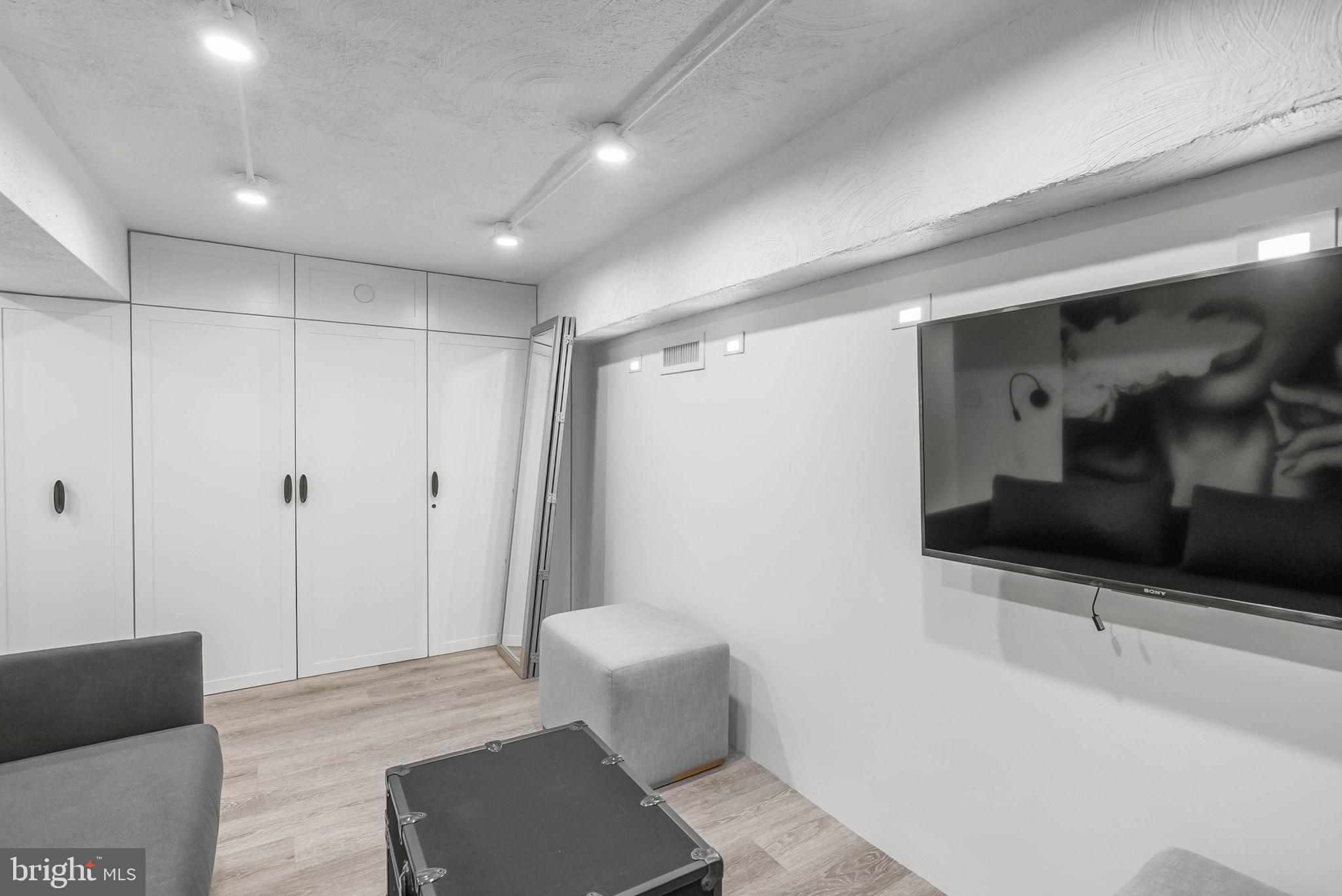 219 S 18TH STREET 29 710