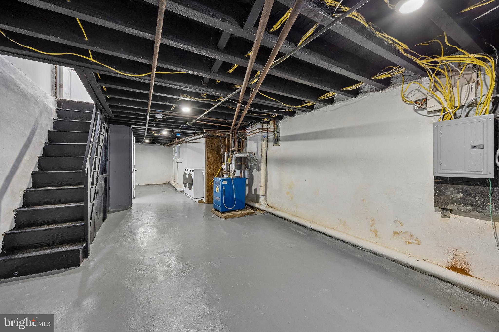 5648 BROOMALL STREET 00