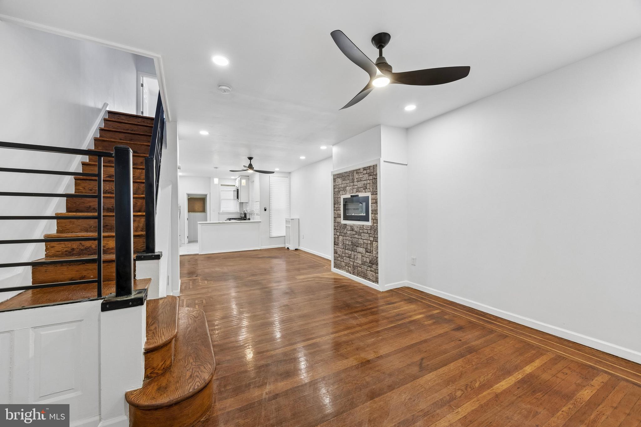 5648 BROOMALL STREET 00