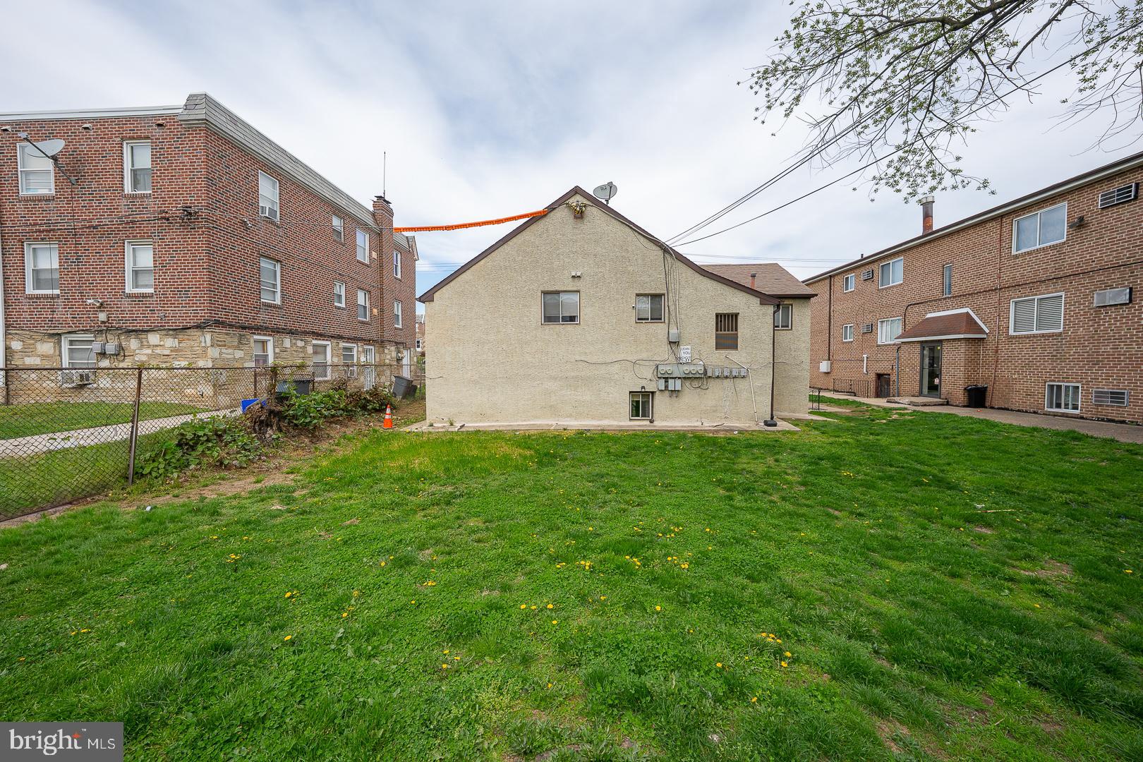 2940 DEVEREAUX AVENUE