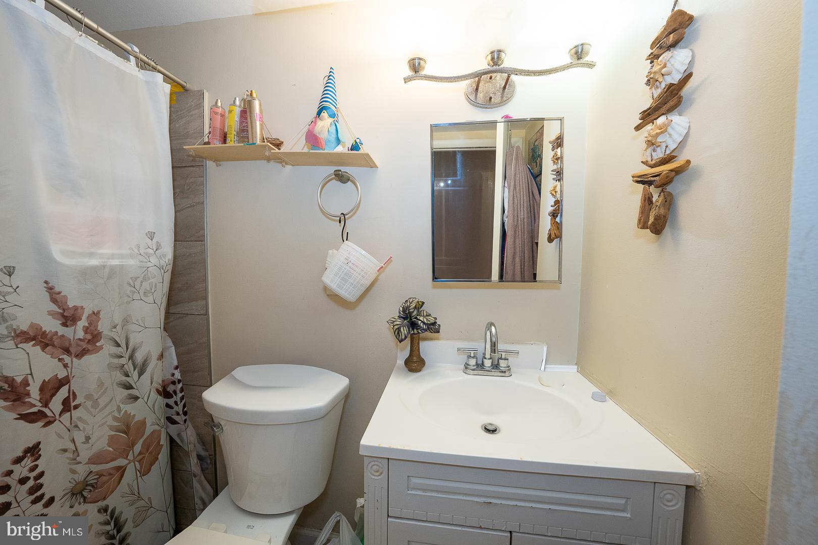 2940 DEVEREAUX AVENUE