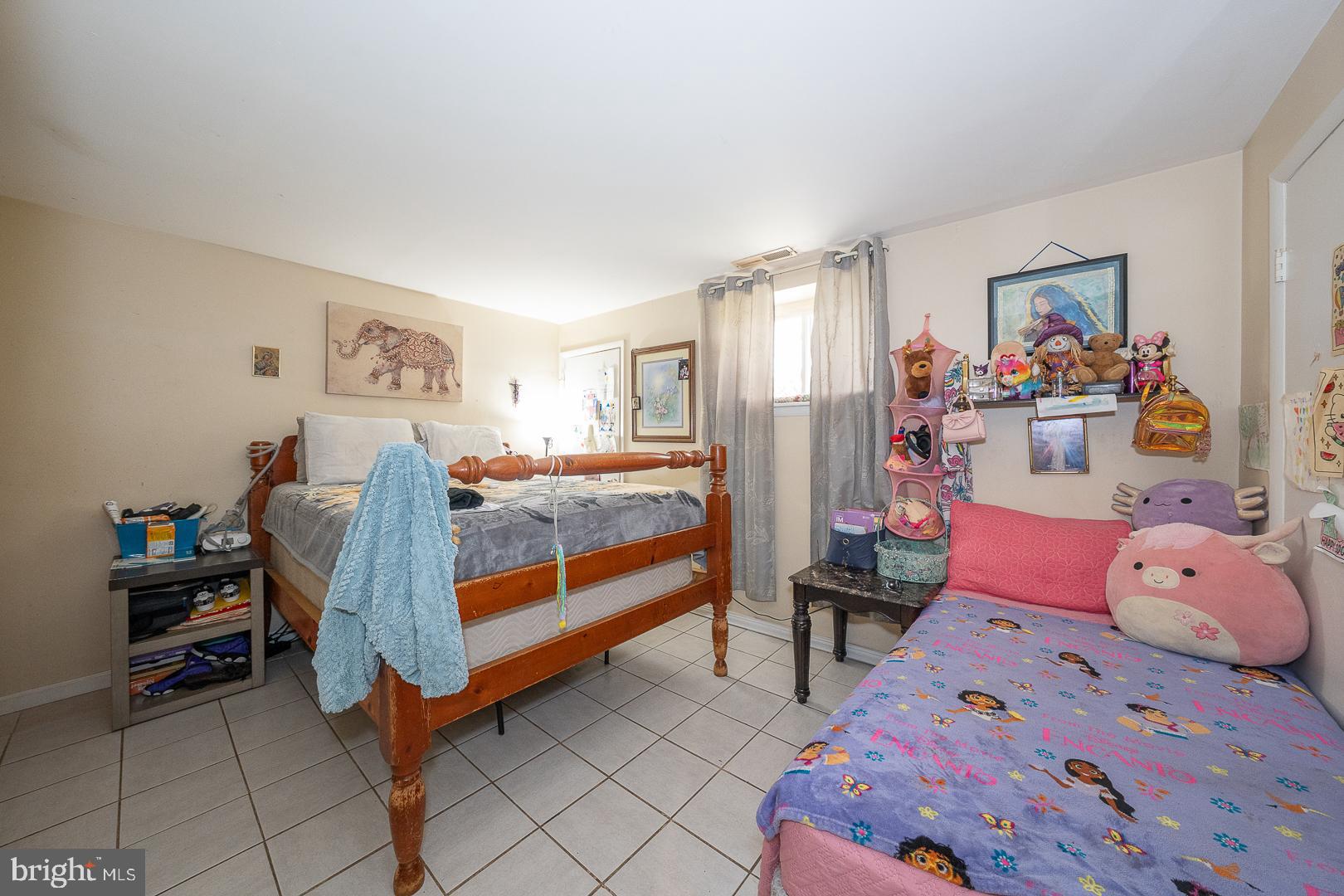 2940 DEVEREAUX AVENUE