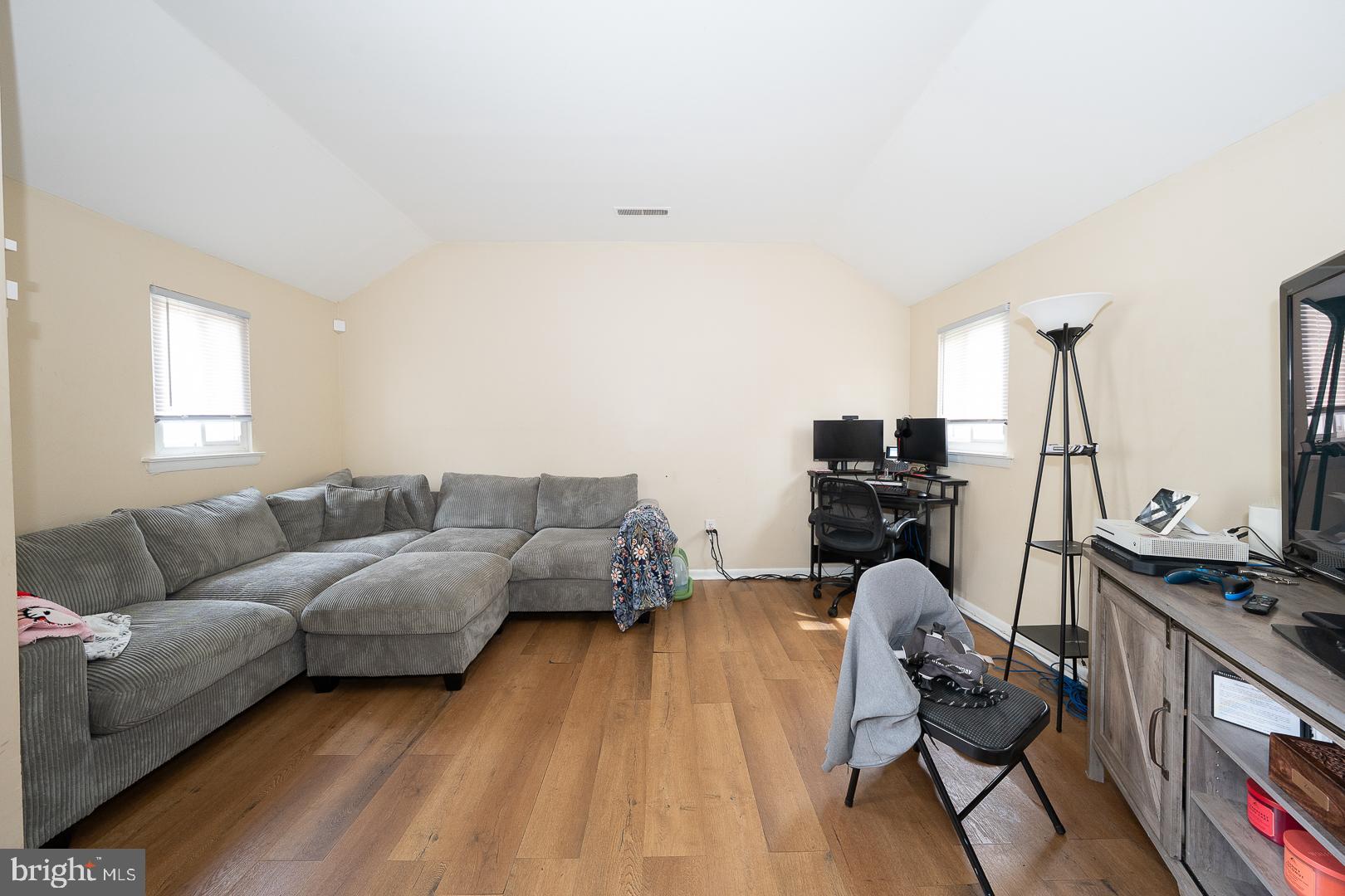 2940 DEVEREAUX AVENUE