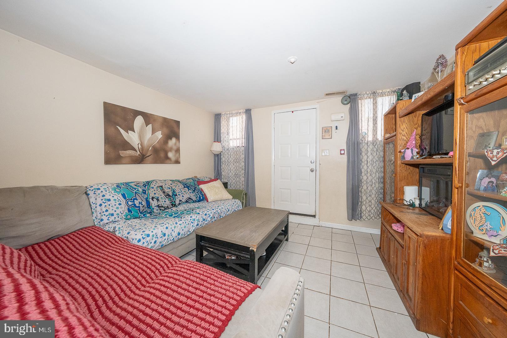 2940 DEVEREAUX AVENUE