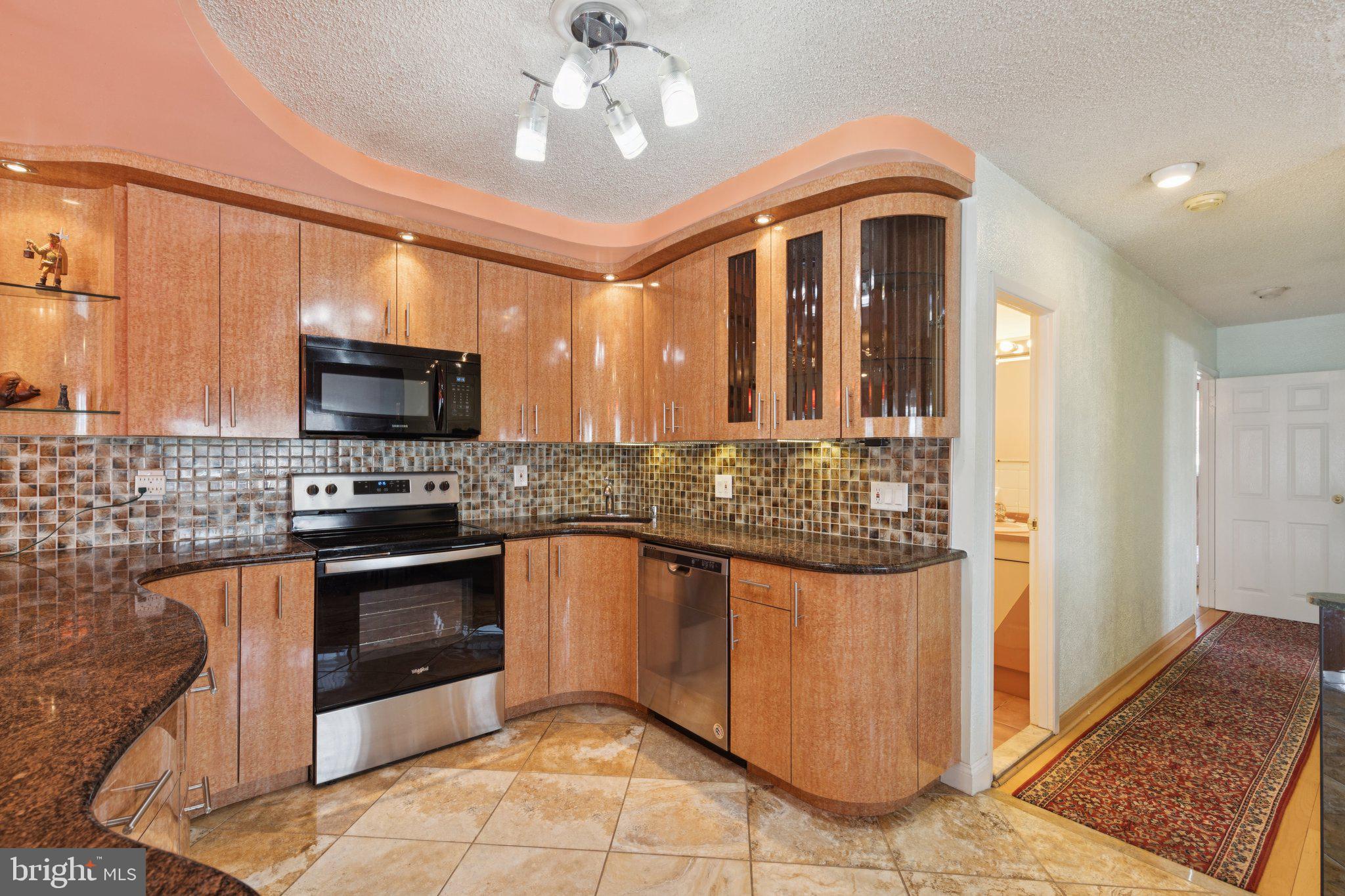 1928 KENTWOOD STREET