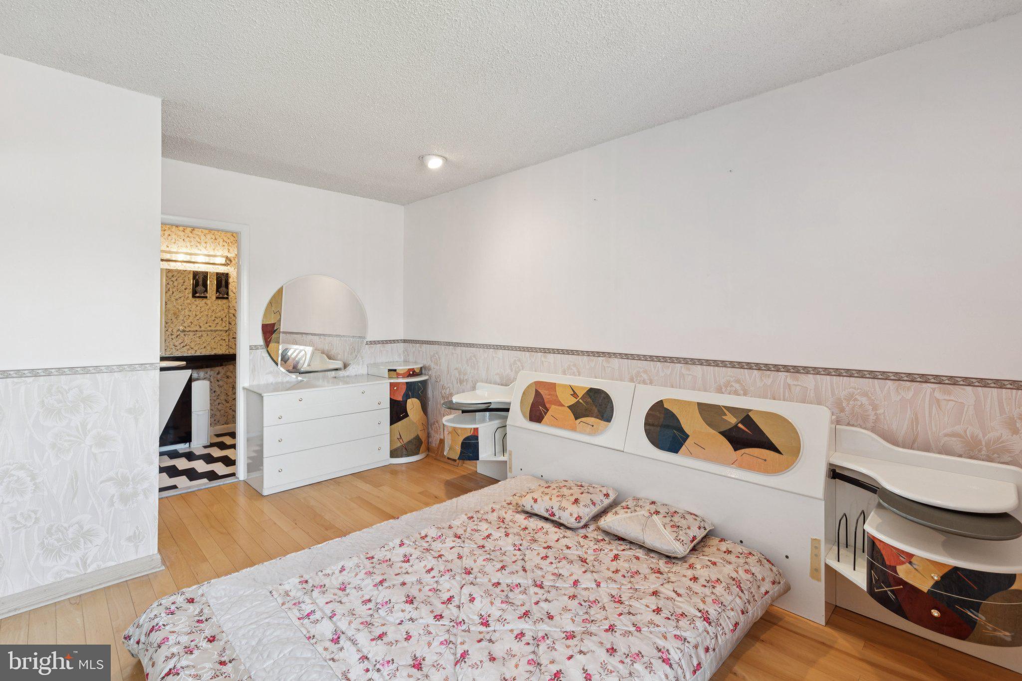 1928 KENTWOOD STREET