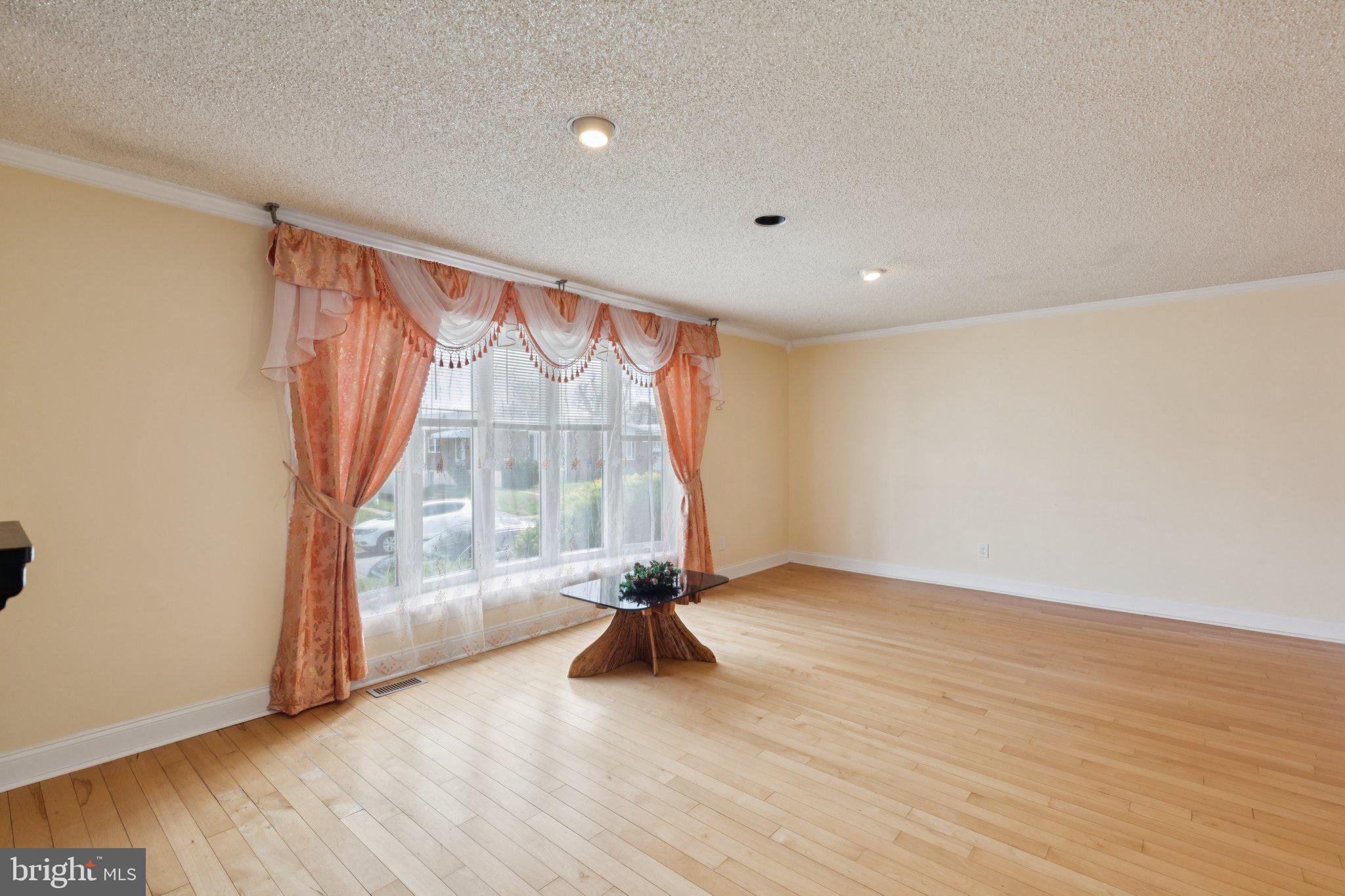 1928 KENTWOOD STREET