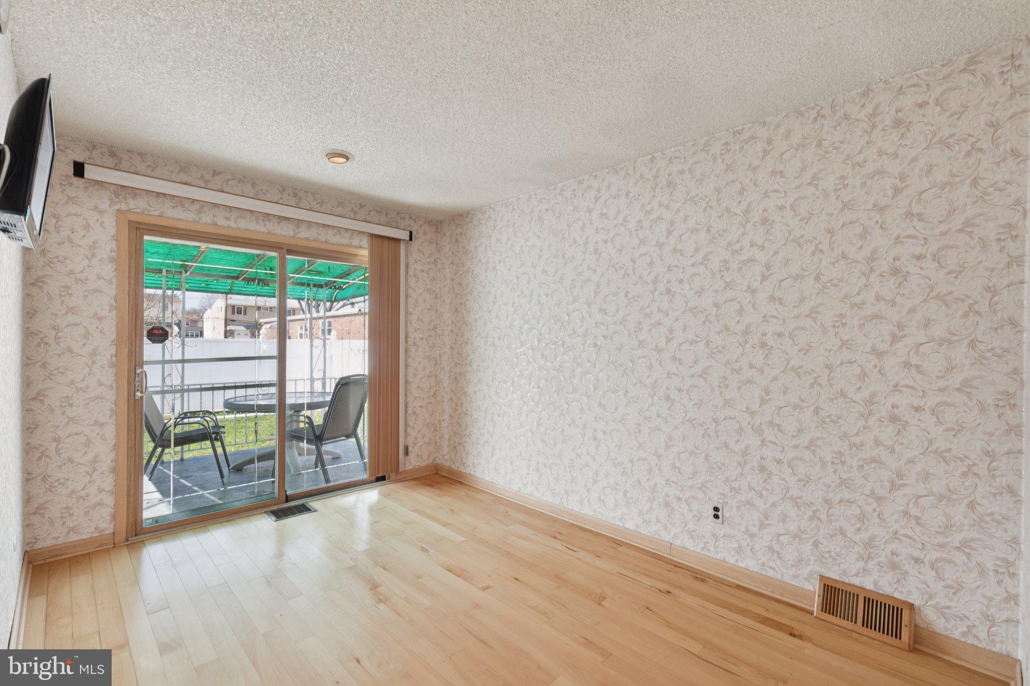 1928 KENTWOOD STREET