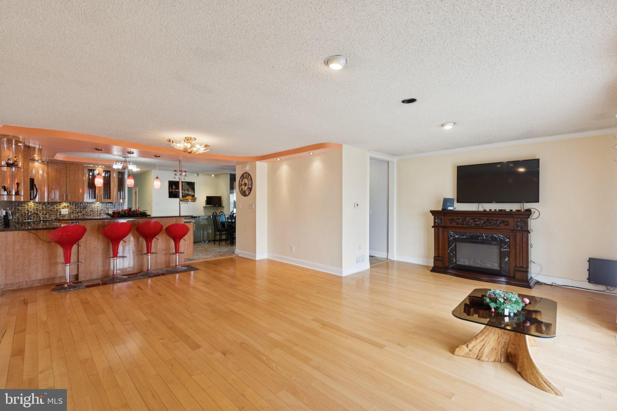 1928 KENTWOOD STREET