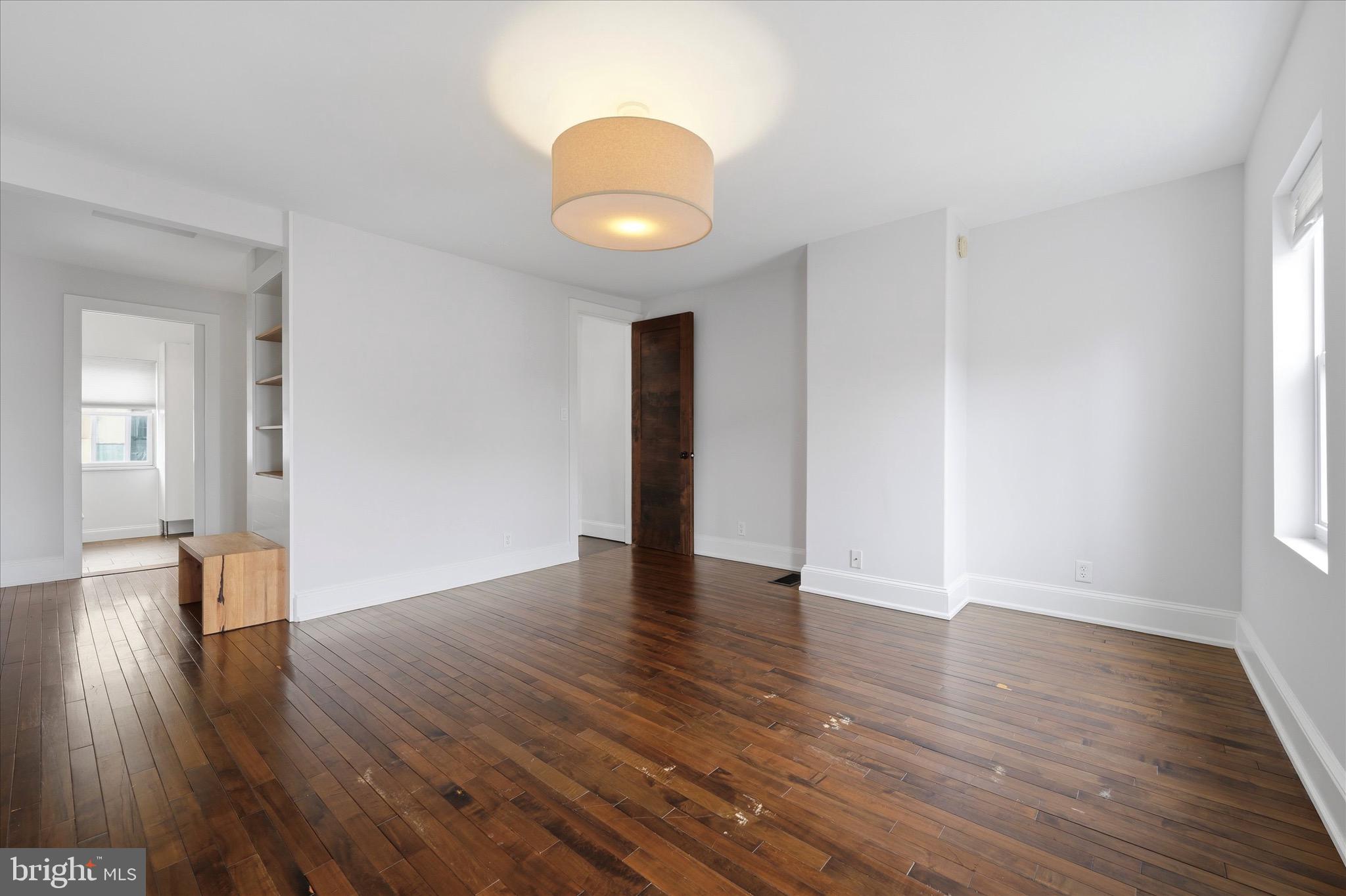 330 E THOMPSON STREET