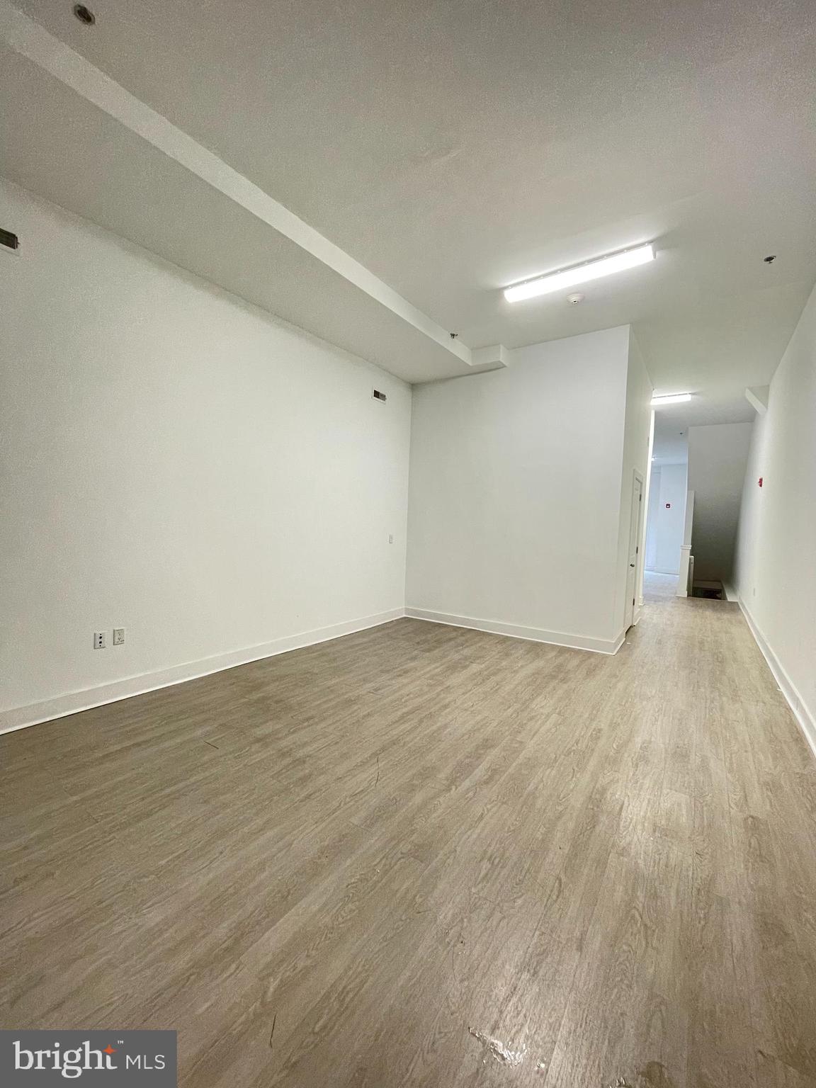 6104 CHESTNUT STREET