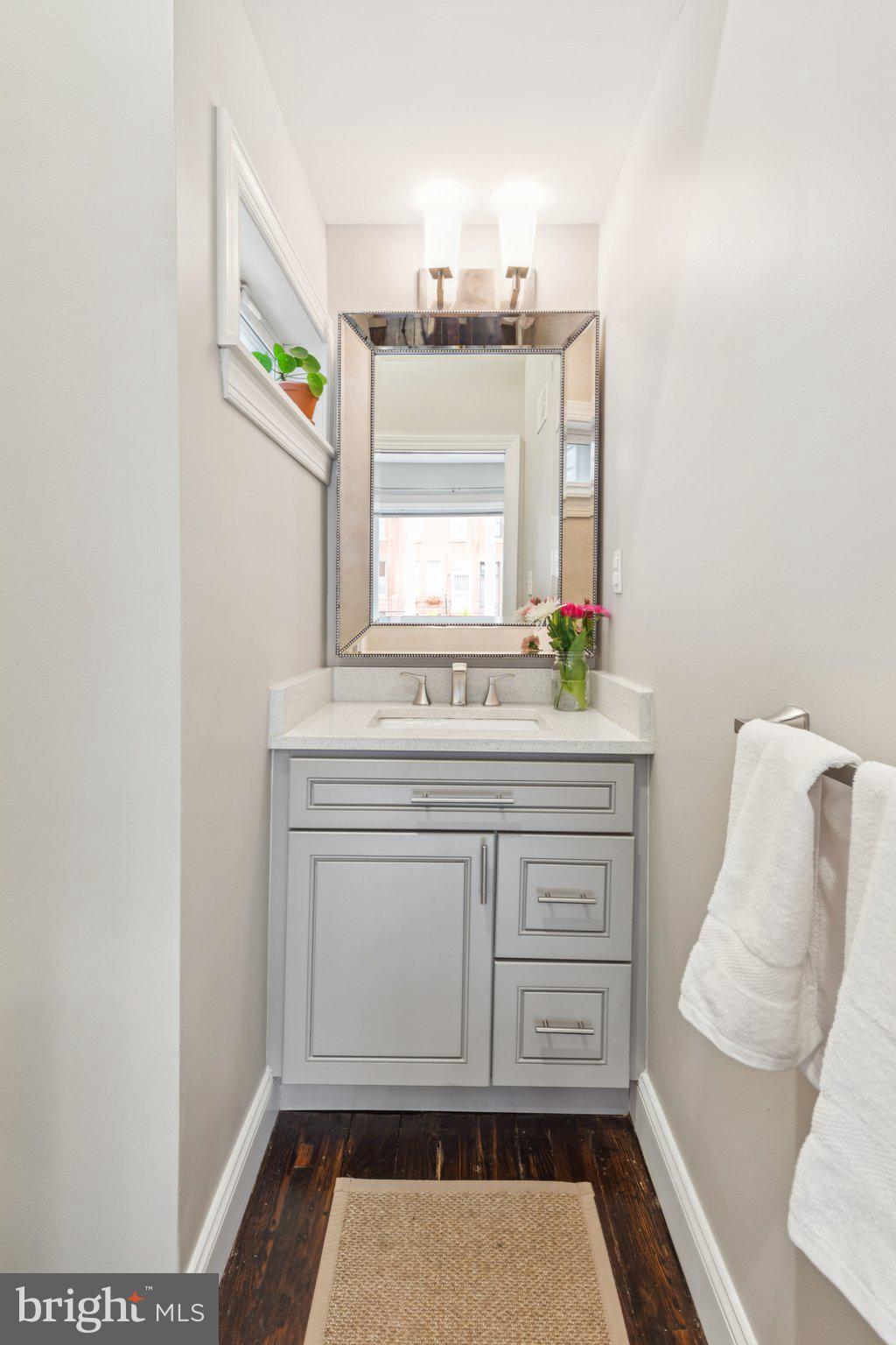 858 E THOMPSON STREET