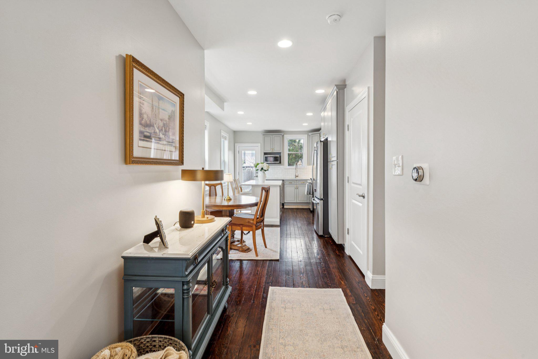 858 E THOMPSON STREET