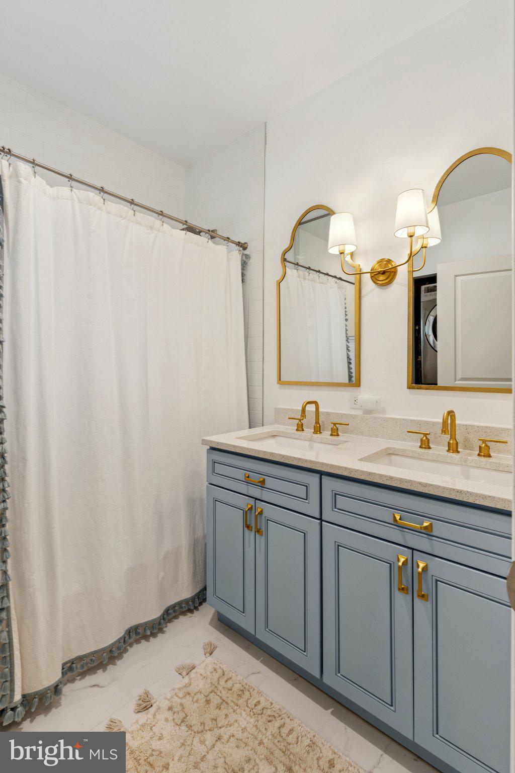 858 E THOMPSON STREET