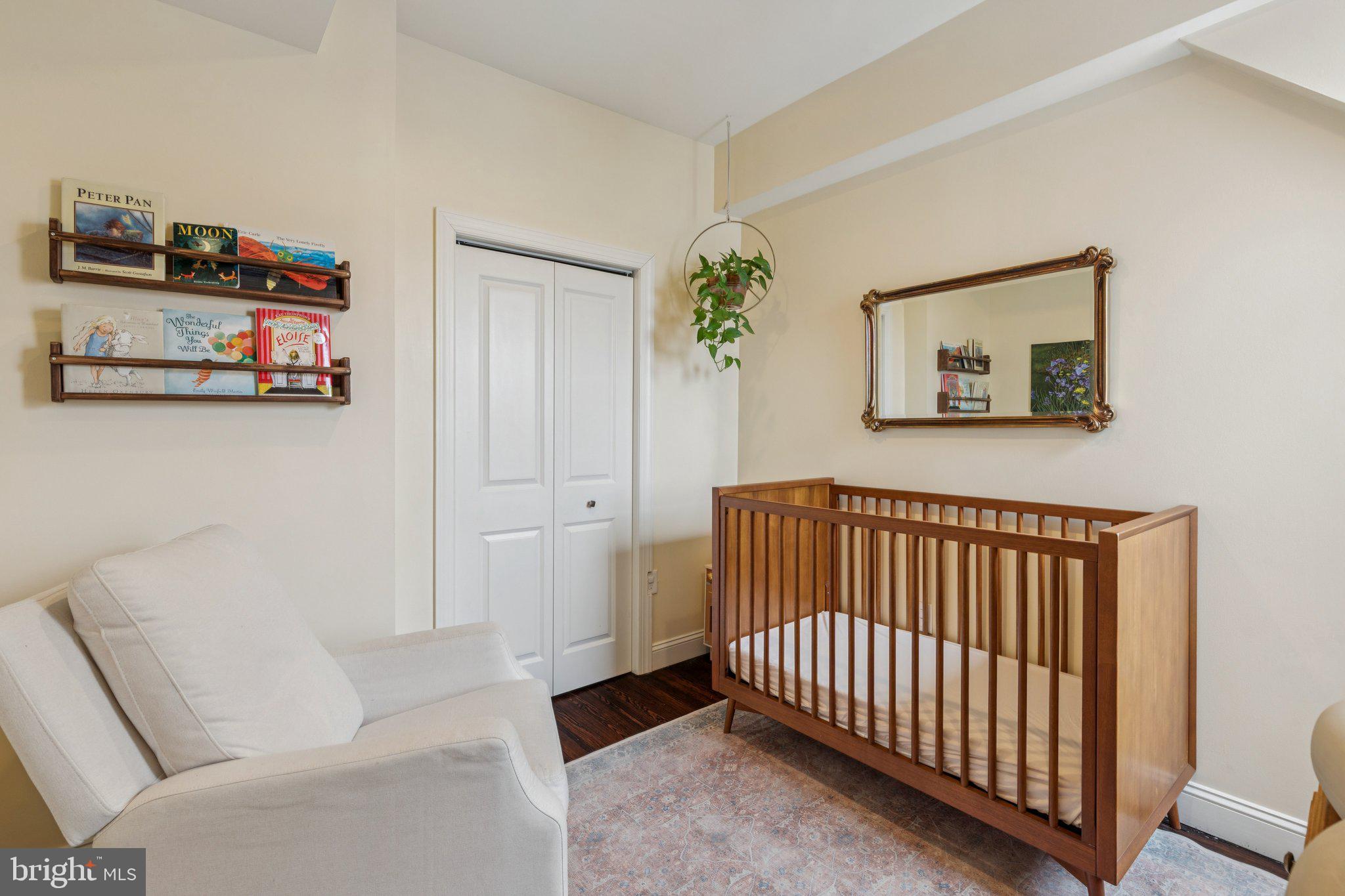 858 E THOMPSON STREET