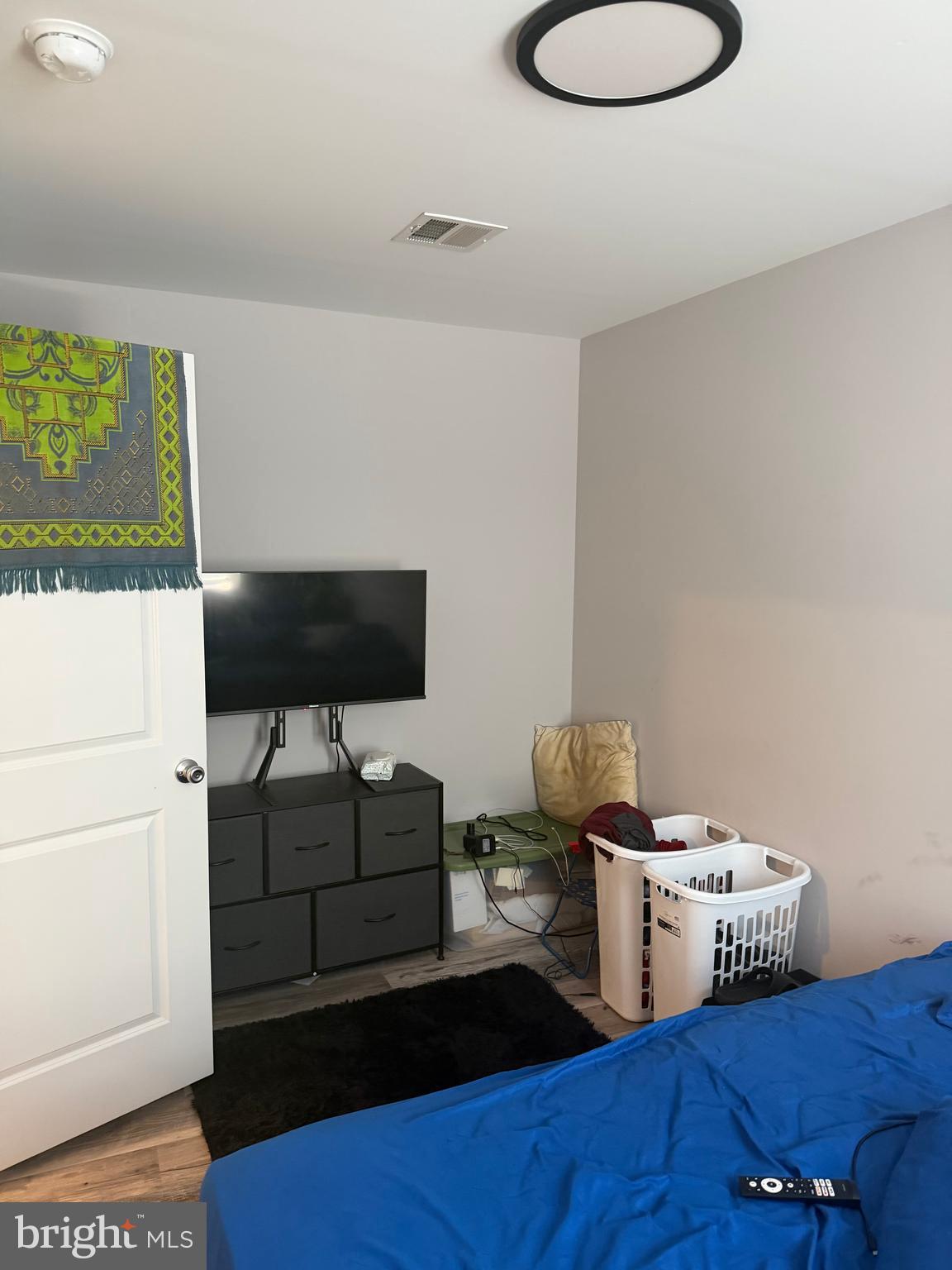 1617 POINT BREEZE AVENUE