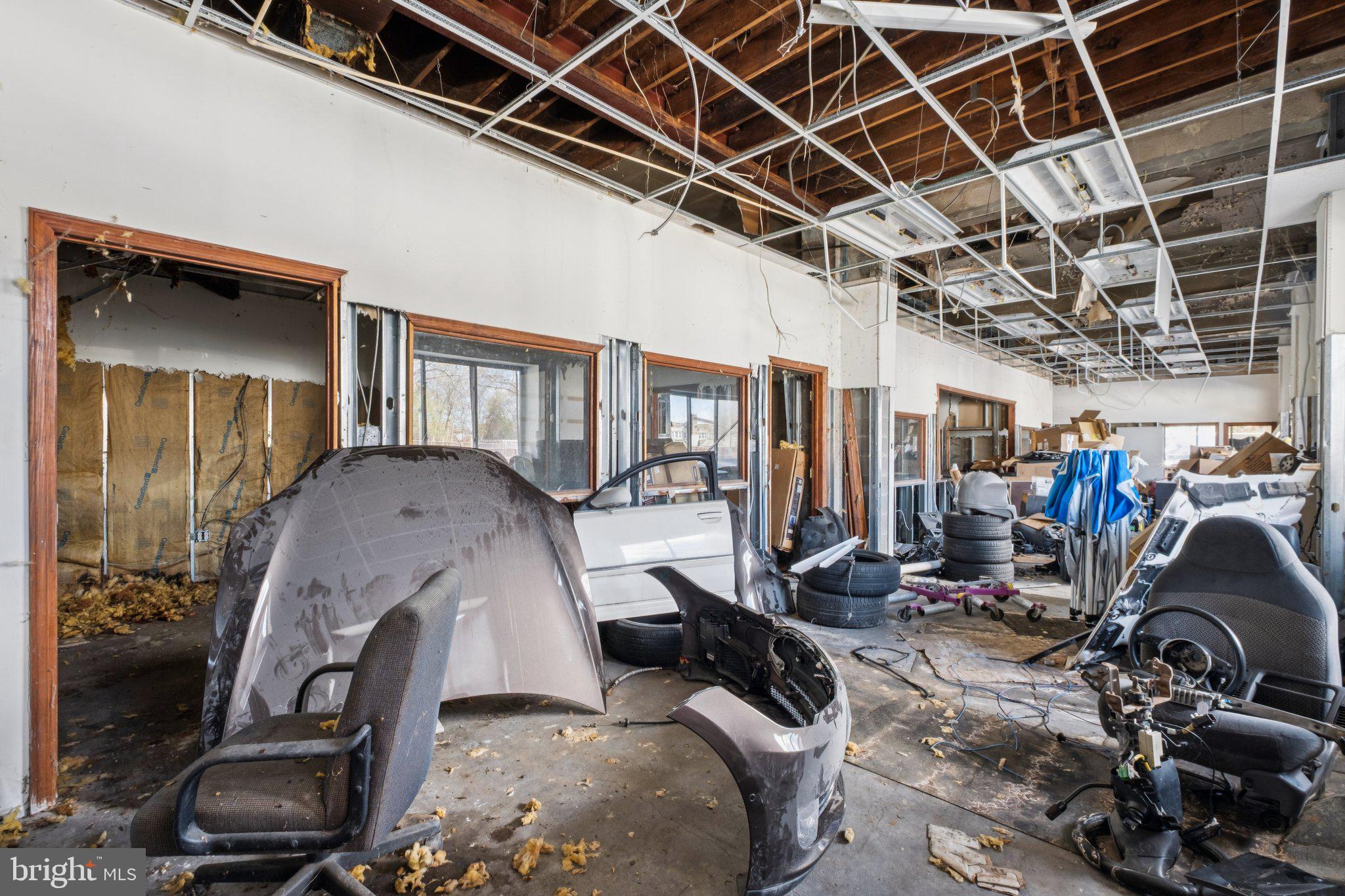 6301 N BROAD STREET 11